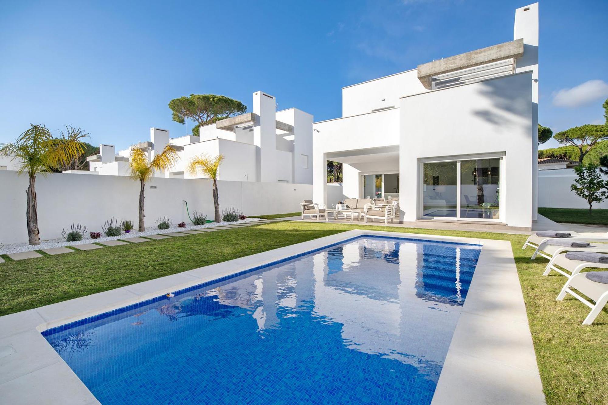 Moderna En Chiclana Villa *